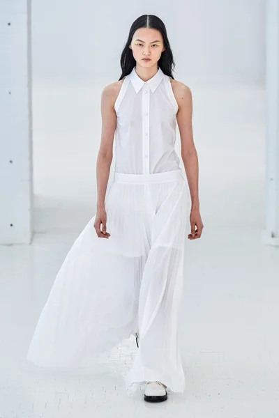 Look 12